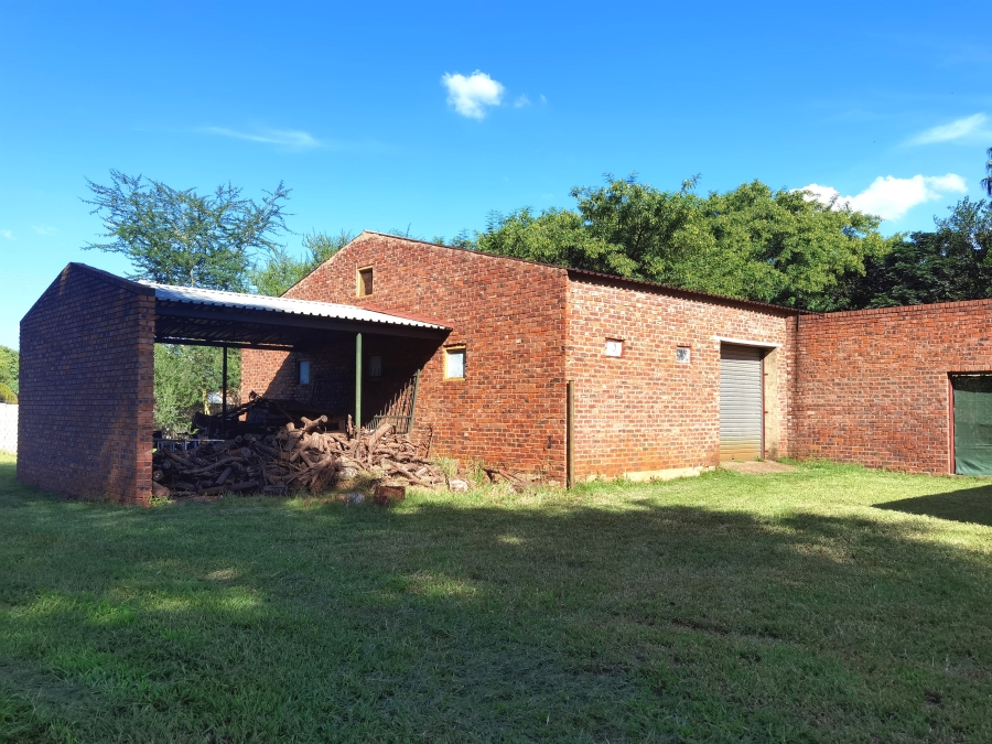 Commercial Property for Sale in Roodekopjes Ah North West